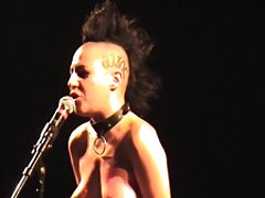 Puttana dai capelli neri appassionato succhiare bulloni video trans porno gratis