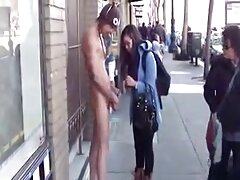 Bella bambola in posa in un abito sexy video hard gratis trans